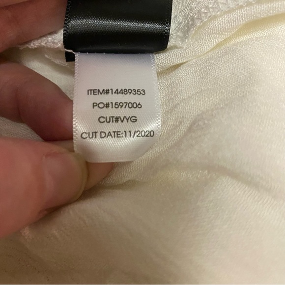 Torrid Flutter Sleeve Top Embroidered Tassel Ties Size 4 - Picture 9 of 9